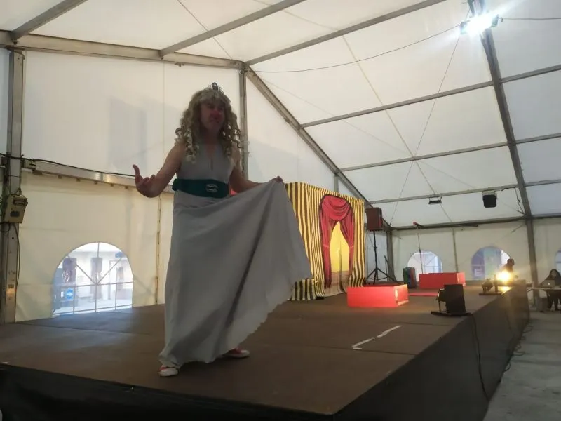 Foto 8 - Guijuelo progresa en su carnaval con cuentacuentos y una chocolatada para mil personas