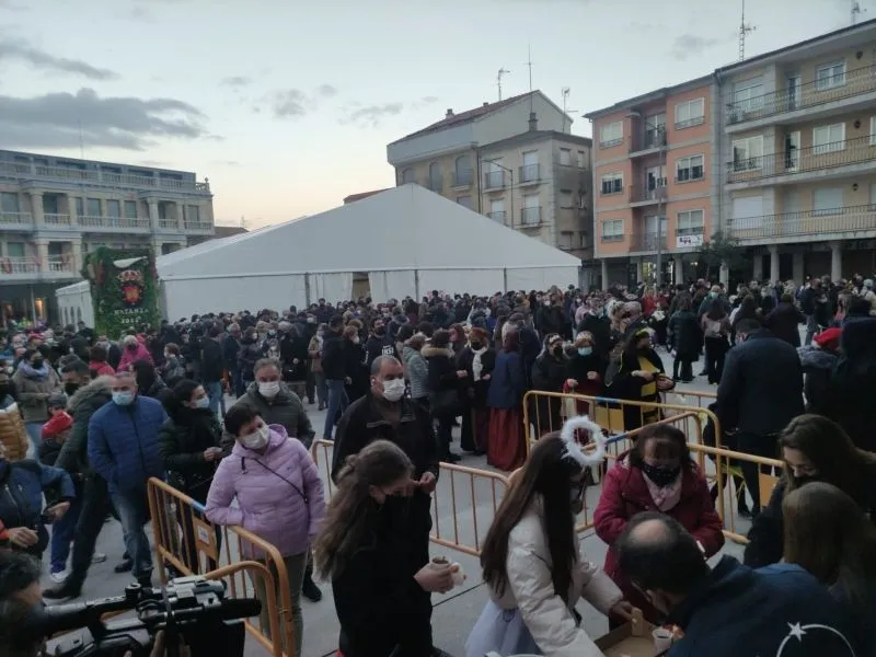 Foto 5 - Guijuelo progresa en su carnaval con cuentacuentos y una chocolatada para mil personas