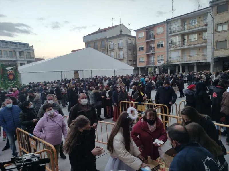 Foto 3 - Guijuelo progresa en su carnaval con cuentacuentos y una chocolatada para mil personas