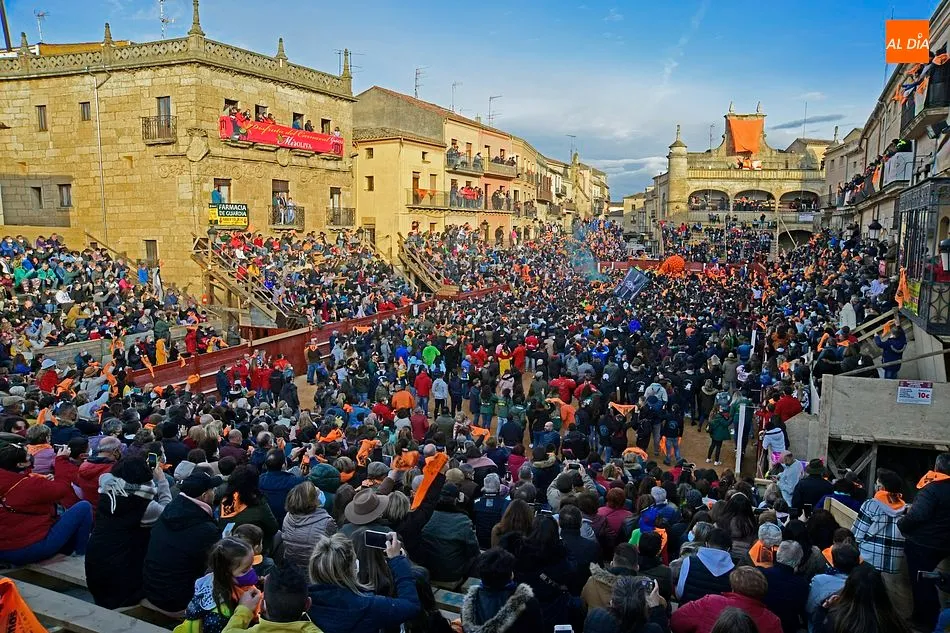 Foto 10 - Ciudad Rodrigo estalla de j&uacute;bilo con el regreso de su Carnaval del Toro