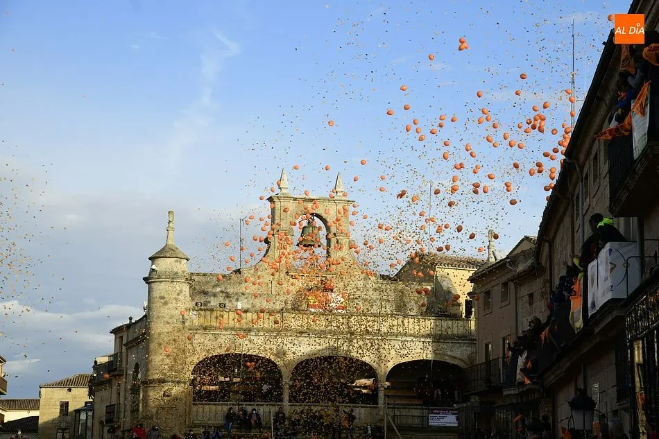 Foto 7 - Ciudad Rodrigo estalla de j&uacute;bilo con el regreso de su Carnaval del Toro