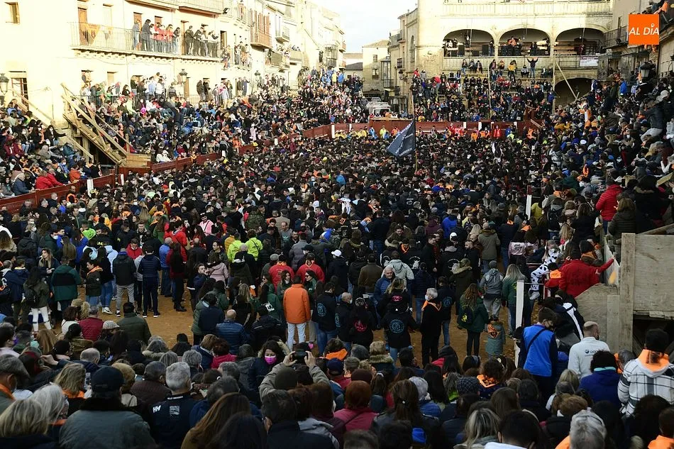 Foto 5 - Ciudad Rodrigo estalla de j&uacute;bilo con el regreso de su Carnaval del Toro