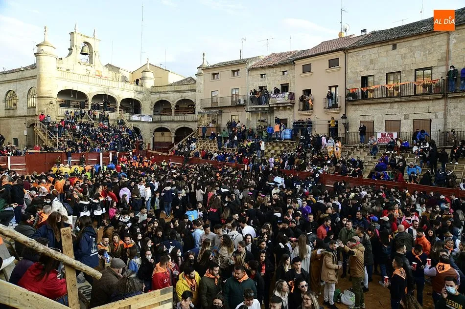 Foto 3 - Ciudad Rodrigo estalla de j&uacute;bilo con el regreso de su Carnaval del Toro