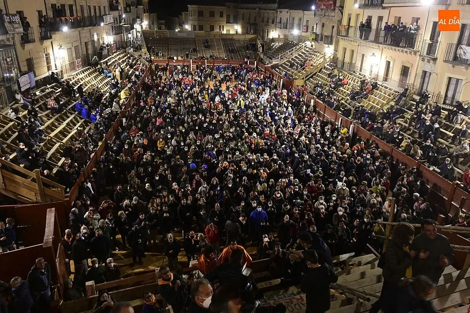 Foto 4 - Multitudinaria bienvenida a Almeida, que anim&oacute; a disfrutar de una &ldquo;celebraci&oacute;n doble&rdquo;