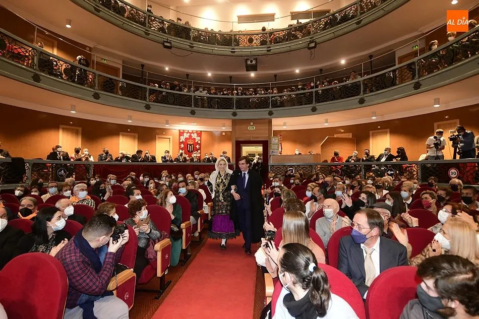 Foto 10 - Almeida abre oficialmente el Carnaval resaltando el &lsquo;enamoramiento&rsquo; de Mir&oacute;briga y Madrid