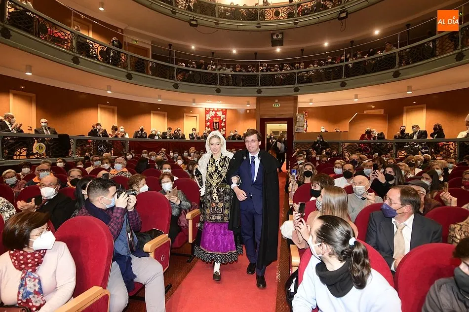 Foto 9 - Almeida abre oficialmente el Carnaval resaltando el &lsquo;enamoramiento&rsquo; de Mir&oacute;briga y Madrid
