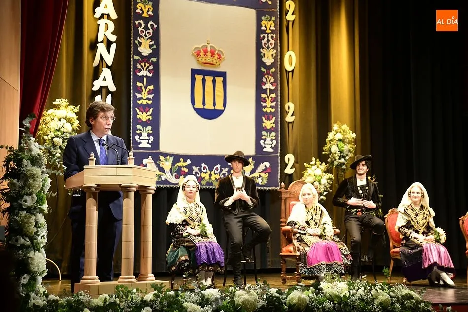 Foto 5 - Almeida abre oficialmente el Carnaval resaltando el &lsquo;enamoramiento&rsquo; de Mir&oacute;briga y Madrid