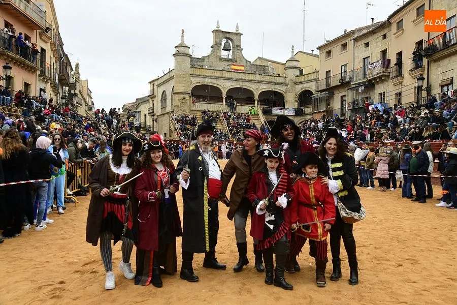 Momentos del desfile callejero a su paso por la Plaza Mayor| Fotos: Adrián M.Pastor