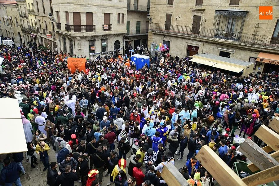 Foto 6 - El S&aacute;bado de Carnaval brinda de nuevo im&aacute;genes multitudinarias en Ciudad Rodrigo