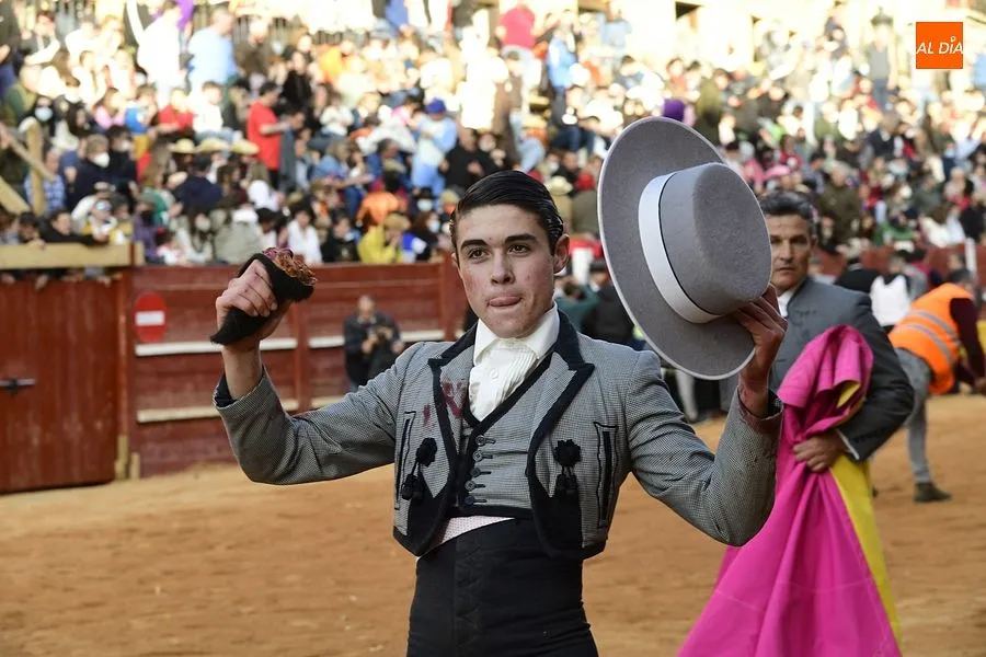 Momentos del Festival taurino del domingo de Carnaval 22