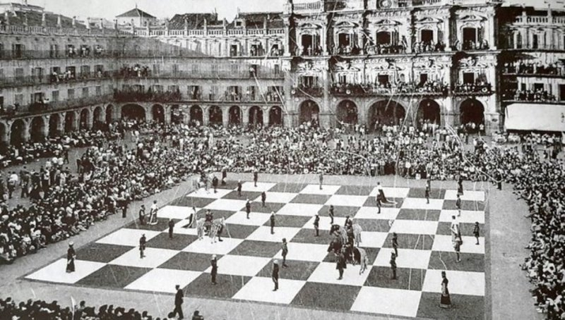 El día que la Plaza Mayor se transformó en un tablero de ajedrez gigante
