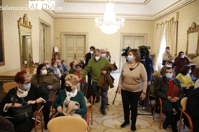 El alcalde de Salamanca, Carlos García Carbayo, presenta el proyecto del nuevo centro municipal de mayores.