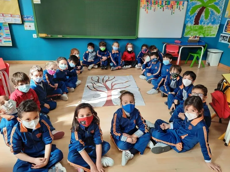 Actos del Día Internacional del Niño con Cáncer en el colegio Calasanz de Salamanca