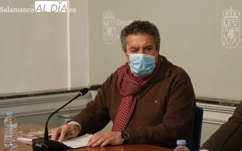 Carlos García Medina, autor de la obra / FOTO: DAVID SAÑUDO