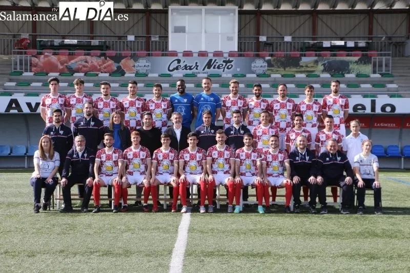 Foto oficial del CD Guijuelo temporada 2021-2022 - Kiko Robles