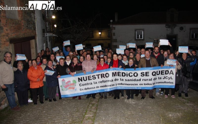 Concentración de protesta a favor de una sanidad rural digna en Vilvestre en febrero de 2020  / CORRAL