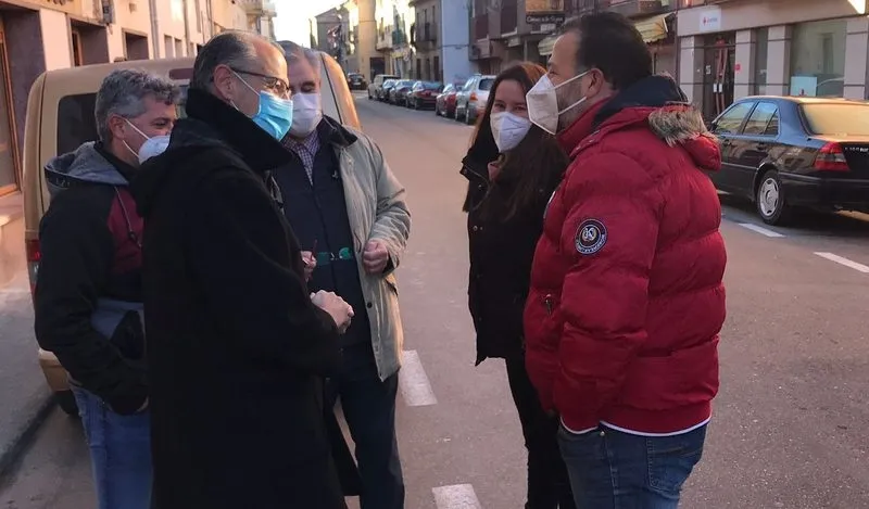 Luis Fuentes en Vitigudino con Pérez Blanco al fondo