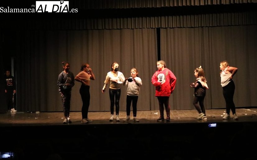 Los alumnos del taller de danza de Aldedávila actuarán el lunes 28 de febrero / CORRAL