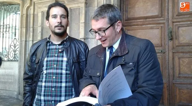 Gorka Esparza (a la derecha), en un acto 