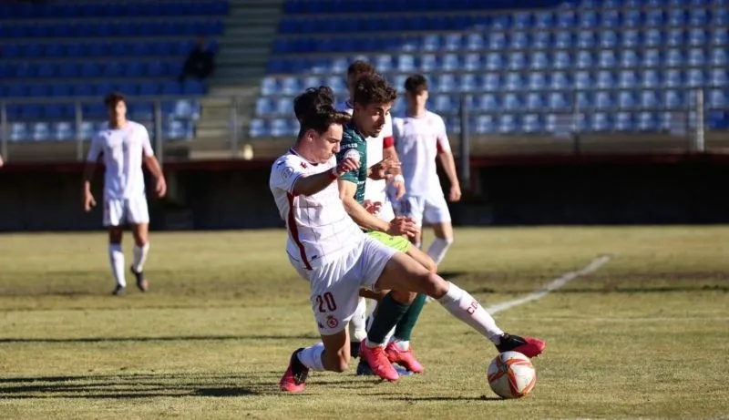 El Guijuelo sigue líder, invicto y poniendo terreno de por medio ante sus seguidores - Fotos: CD Guijuelo Twitter