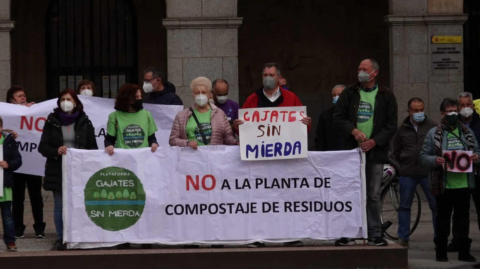 Foto 2 - 'Gajates sin mierda' vuelve a manifestarse y protesta en Salamanca