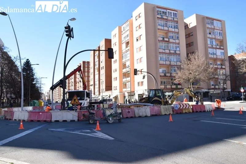 Obras en el cruce de Federico Anaya, los Cedros y Paseo de los Olivos