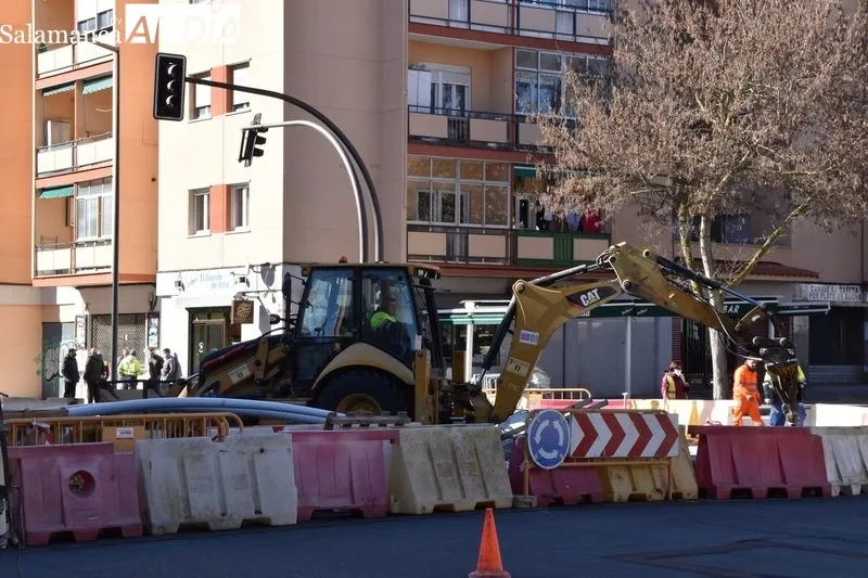 Obras en el cruce de Federico Anaya, los Cedros y Paseo de los Olivos