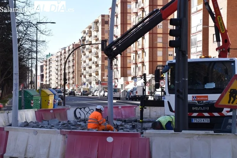 Obras en el cruce de Federico Anaya, los Cedros y Paseo de los Olivos