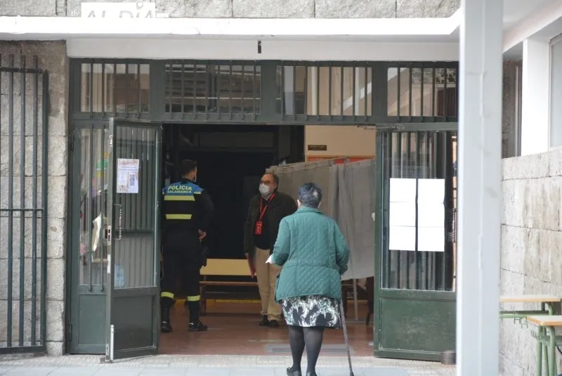 Actividad en los colegios electorales de Salamanca