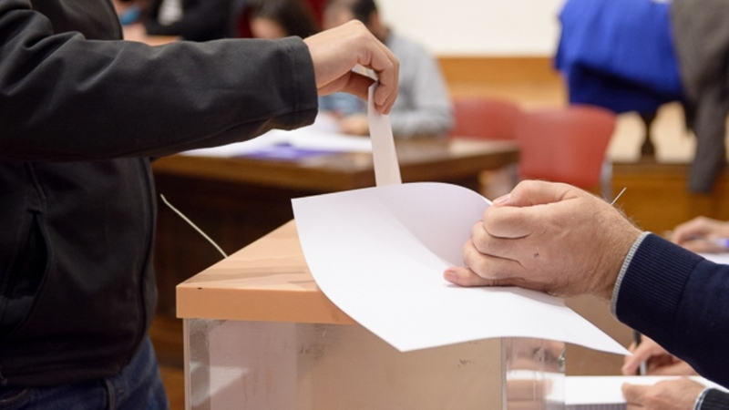Protocolo COVID: llevar el voto preparado desde casa o usar mascarilla FPP2 en las mesas electorales