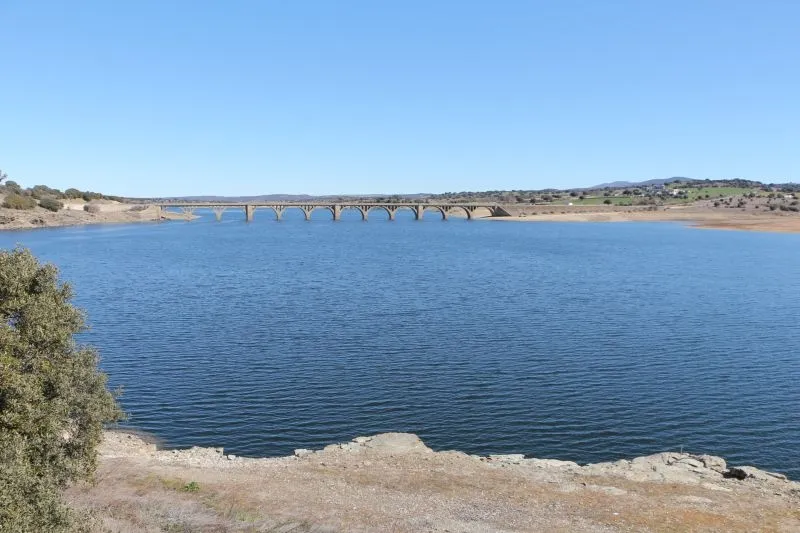 Actual estado del pantano de Santa Teresa a la altura de la localidad de Guijuelo - Kiko Robles