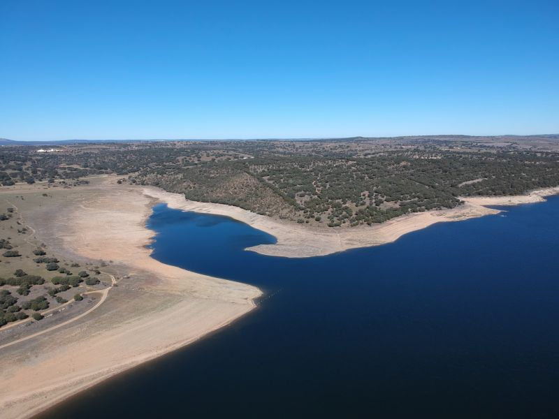 El pantano de Santa Teresa acumula 302 hectómetros cúbicos de agua, casi 100 menos que en 2021, un 60,8 % del total