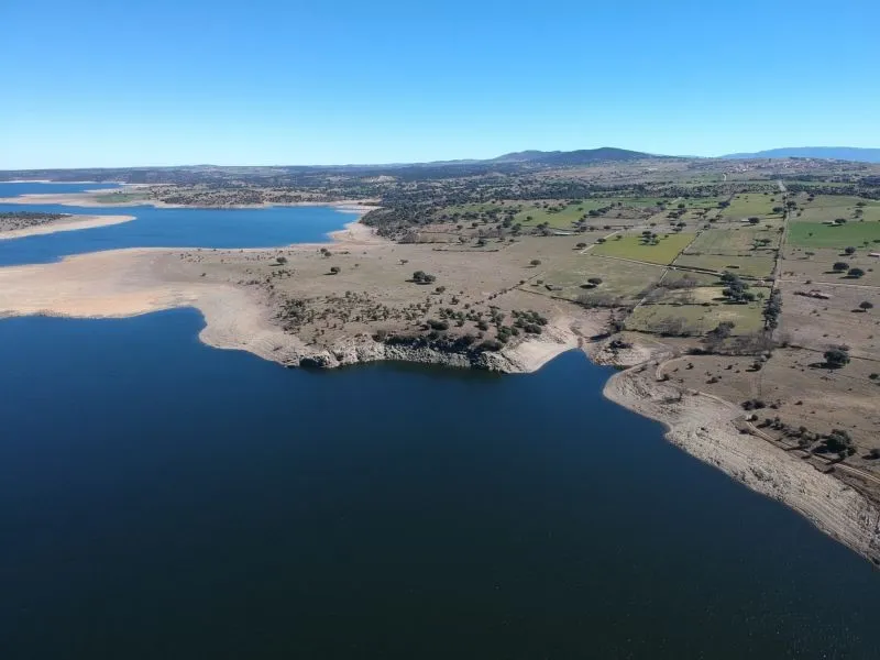 Actual estado del pantano de Santa Teresa a la altura de la localidad de Guijuelo - Kiko Robles