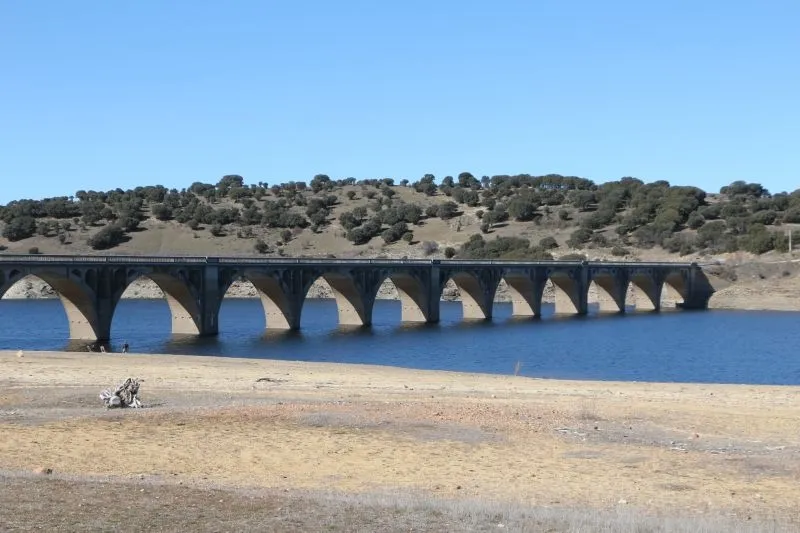 Actual estado del pantano de Santa Teresa a la altura de la localidad de Guijuelo - Kiko Robles