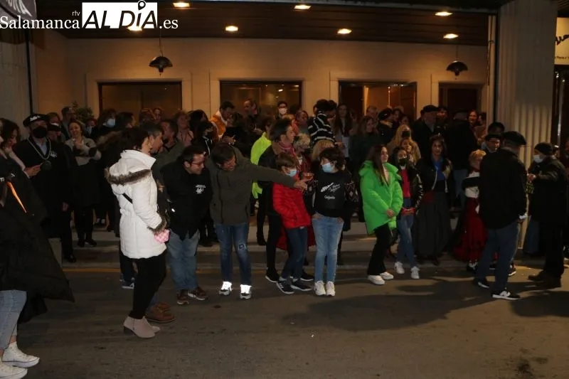 Foto 8 - Gran afluencia de p&uacute;blico en la primera matanza nocturna de Guijuelo