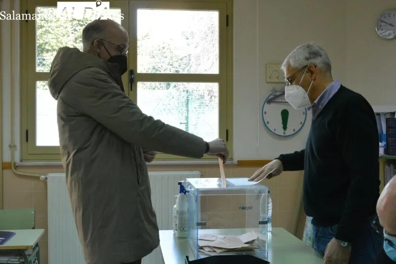José Vicente Delgado vota en Salamanca - Fotos: Vanesa Martins