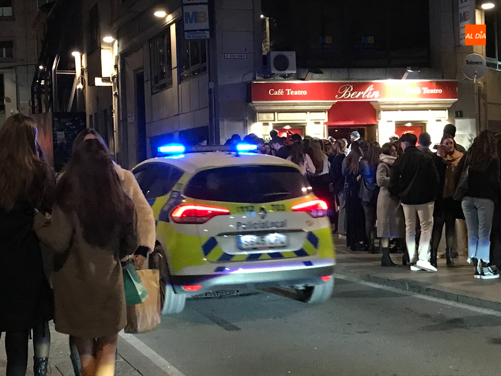 Foto 1 - Un centenar de denuncias e incidentes en una noche movida en Salamanca