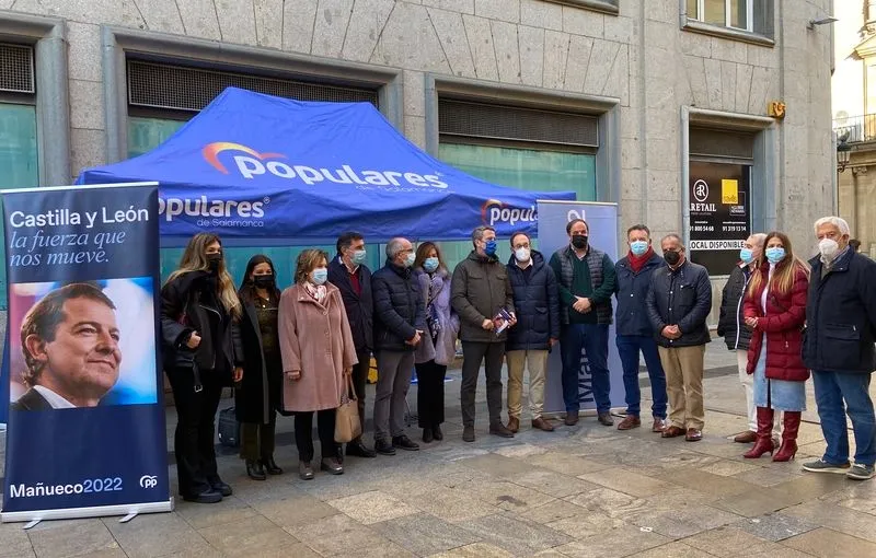 Jaime de Olano, vicesecretario del Partido Popular, y Marcos Iglesias, número 6 del PP de Salamanca en las Elecciones de Castilla y León. Foto de Vanesa Martins