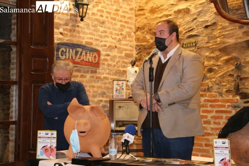 Foto 8 - La Matanza T&iacute;pica de Guijuelo arranca con un emotivo homenaje a los colaboradores fallecidos