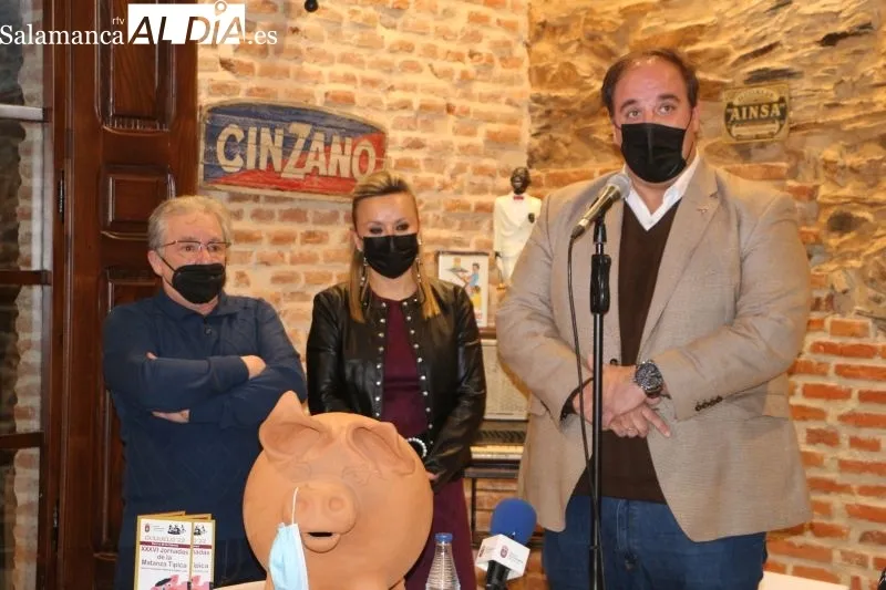 Foto 7 - La Matanza T&iacute;pica de Guijuelo arranca con un emotivo homenaje a los colaboradores fallecidos