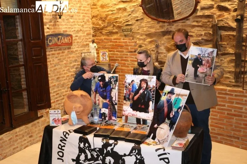 Foto 3 - La Matanza T&iacute;pica de Guijuelo arranca con un emotivo homenaje a los colaboradores fallecidos