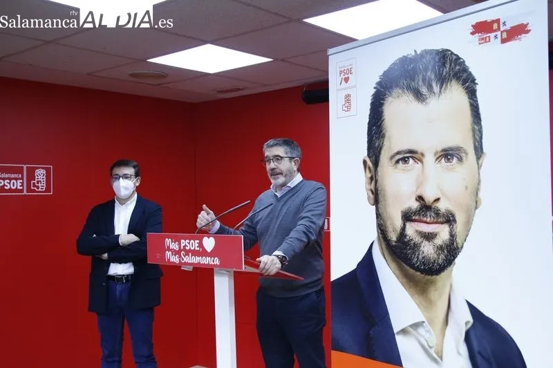 Patxi López, expresidente del País Vasco, en la sede del PSOE de Salamanca. Foto de David Sañudo