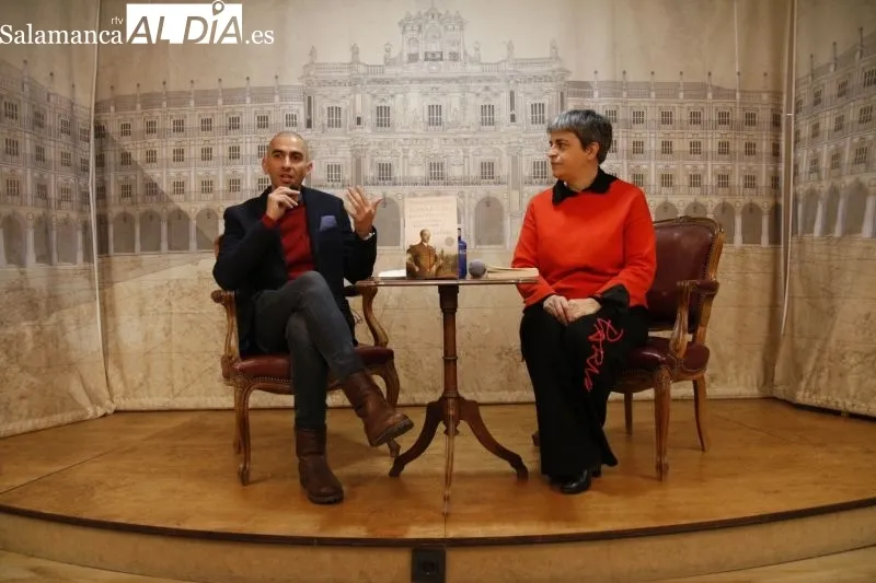 El científico y escritor Raúl Rivas en la presentación de su último libro en Santos Ochoa - Fotos: David Sañudo