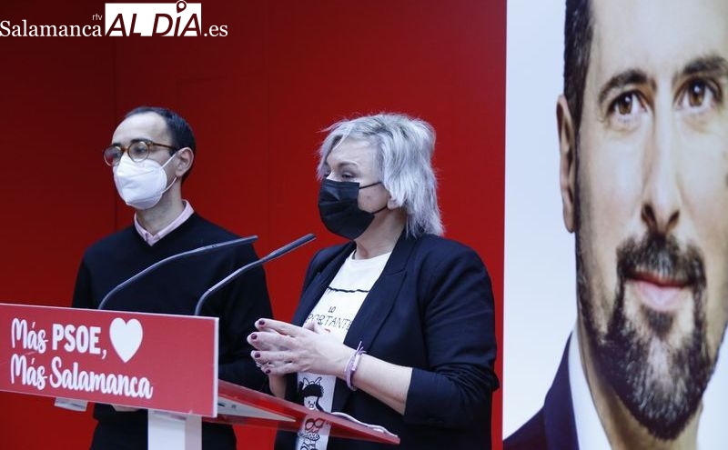El diputado socialista por el PSOE de Salamanca, David Serrada,   junto a las senadora socialista salmantina, Elena Diego. Foto de David Sañudo