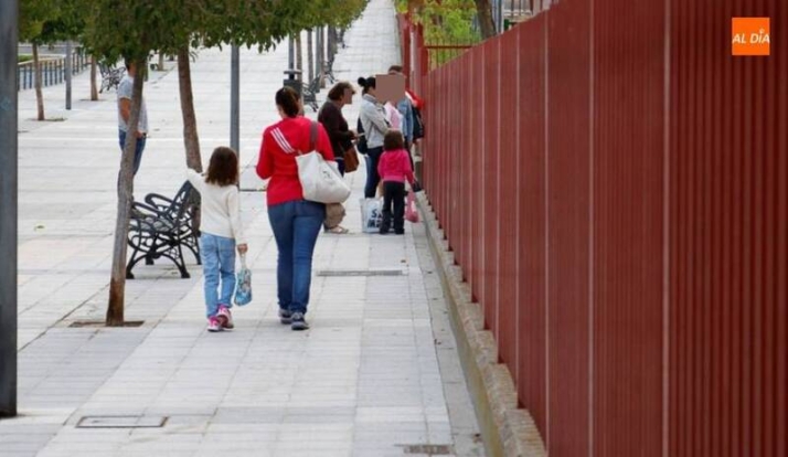 Cruz Roja Castilla y León busca familias solidarias para acogidas vacacionales 