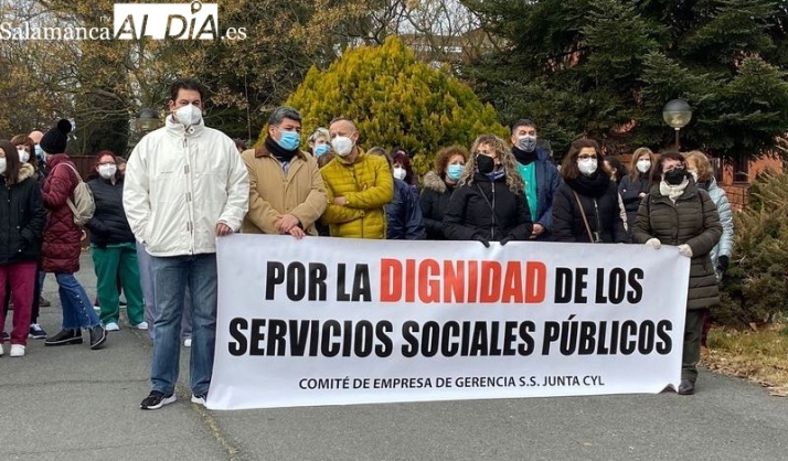 Protestas de trabajadores en Salamanca por centros para personas con discapacidad sin directores o una residencia sin trabajador social