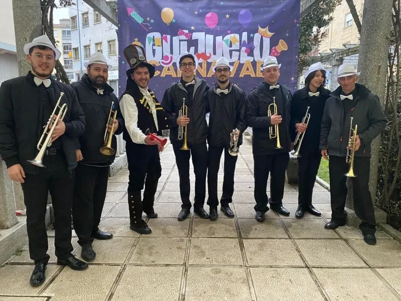 Foto 10 - Guijuelo se sumerge en el carnaval con una novedosa trompetada