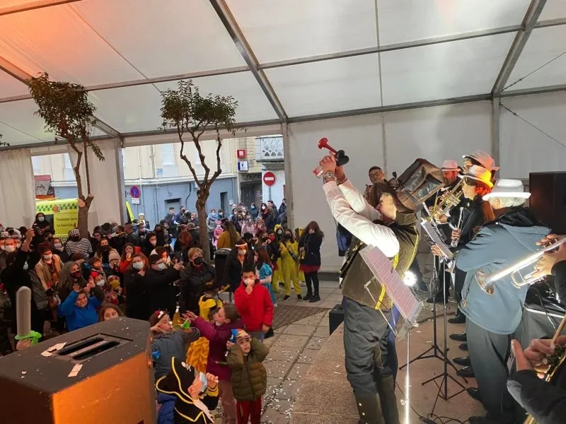 Foto 5 - Guijuelo se sumerge en el carnaval con una novedosa trompetada