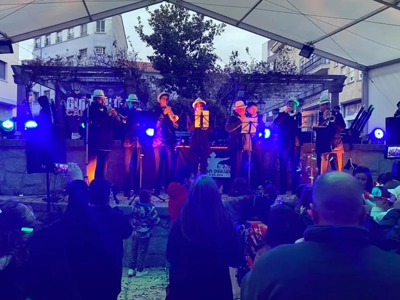 Foto 3 - Guijuelo se sumerge en el carnaval con una novedosa trompetada