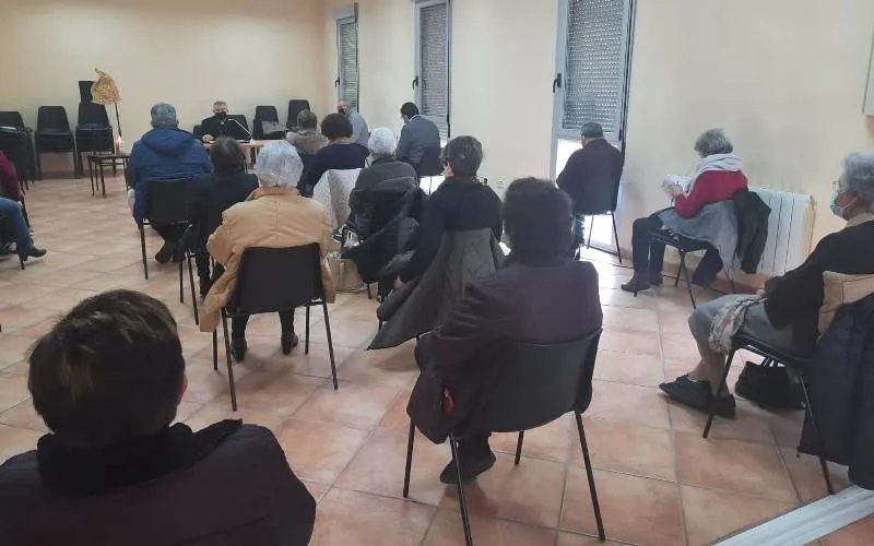 Foto 3 - Fuenteguinaldo acoge el &uacute;ltimo retiro arciprestal de mitad de curso